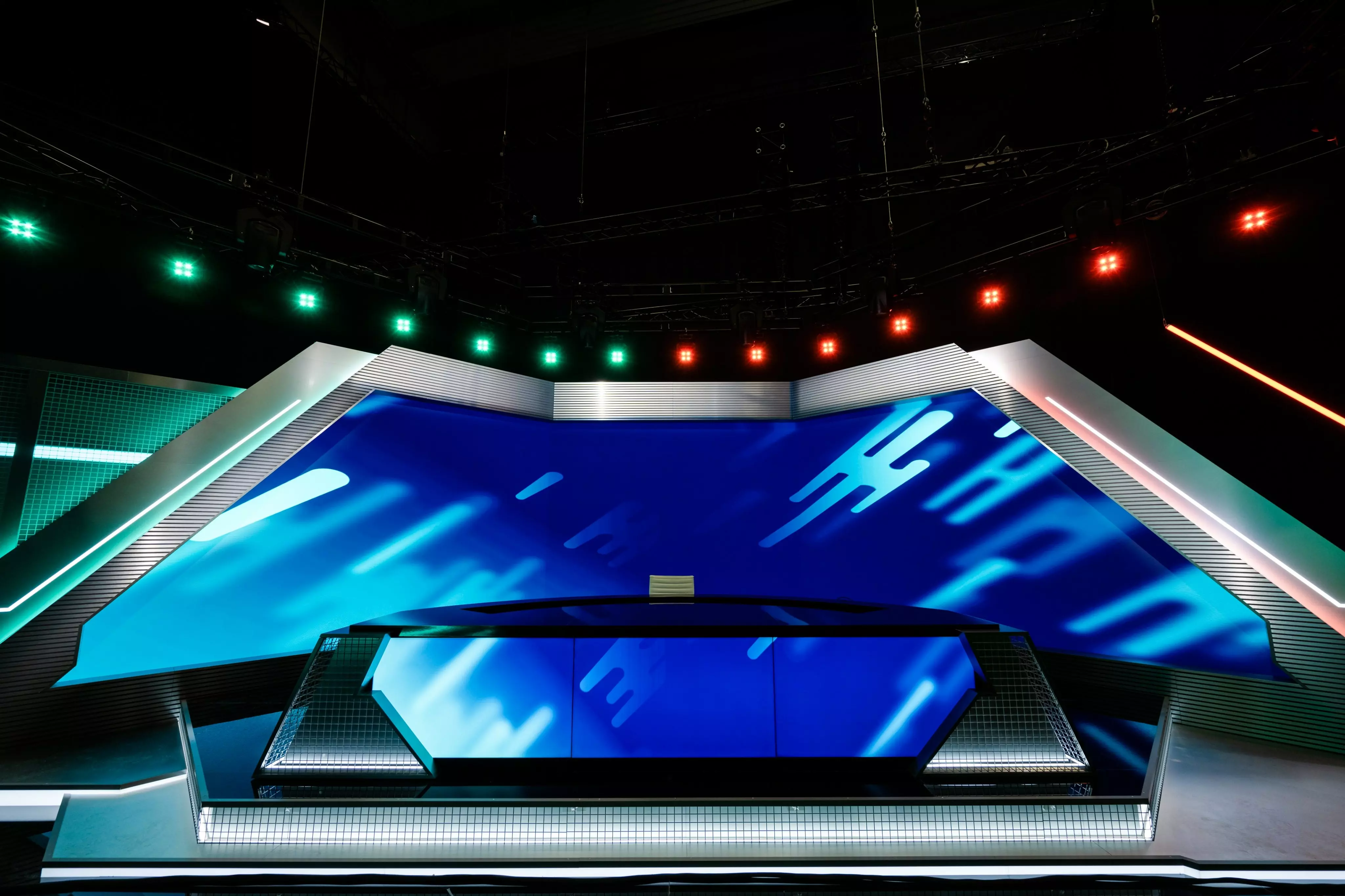 Yenilenen Riot Games Arena! Yenilenen Riot Games Arena!