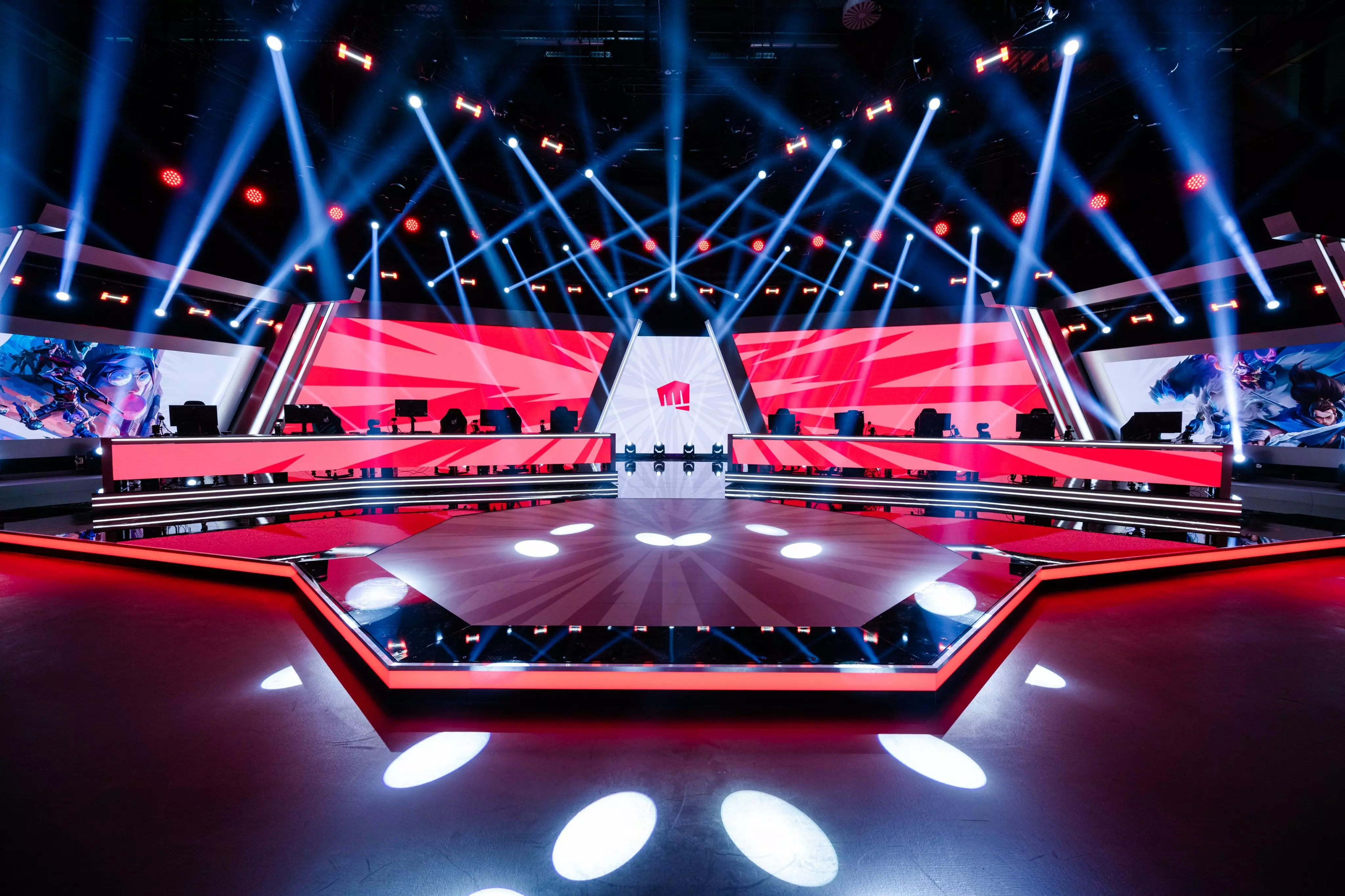 Yenilenen Riot Games Arena! Yenilenen Riot Games Arena!